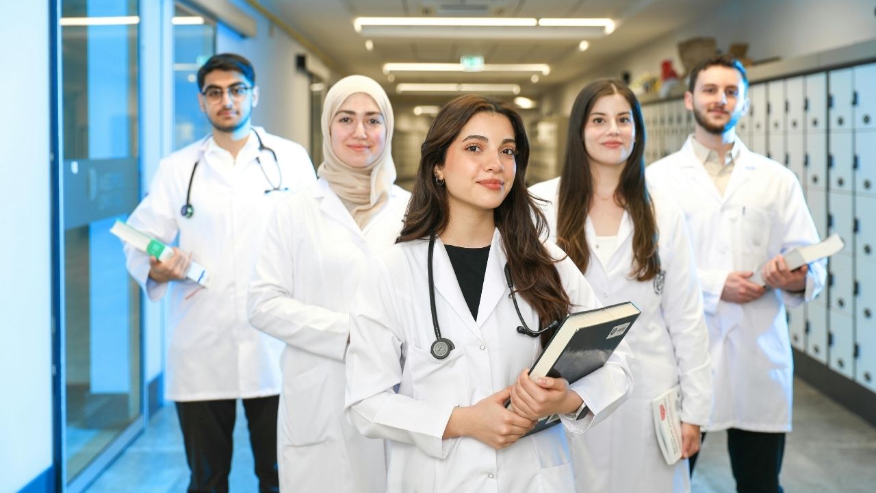Medizinstudierende befürworten interprofessionelle Zusammenarbeit mit PAs
